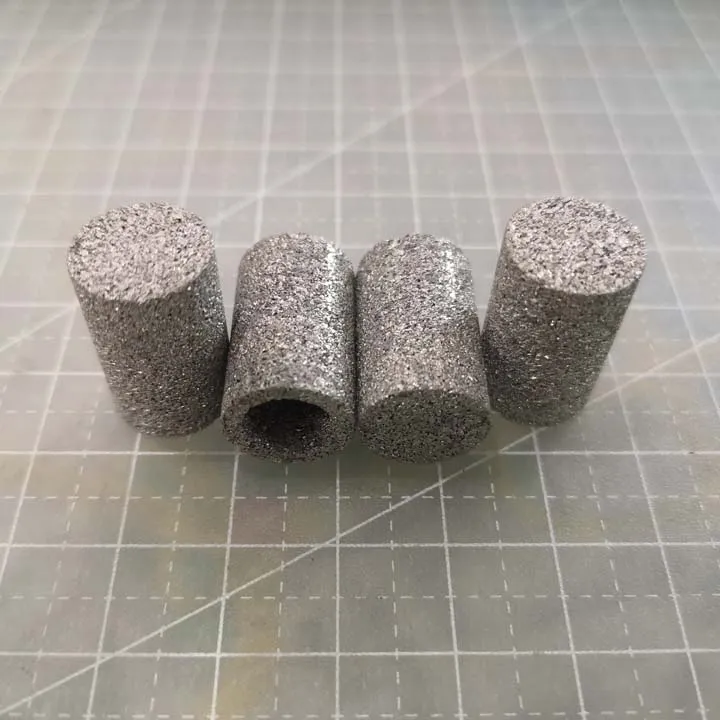 STEEL FILTER CONE 10X20 100MICRON